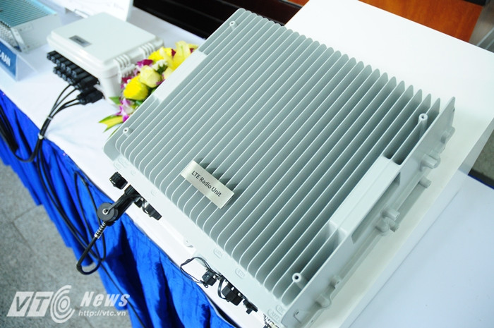 Một số thiết bị mạng phía Hàn Quốc đem đến trưng bày trong hội thảo - Ảnh: Tùng Đinh