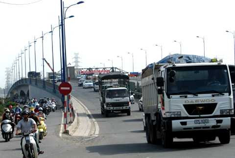 Cầu Rạch Chiếc ở cửa ngõ phía Đông TP HCM. Ảnh: VNE