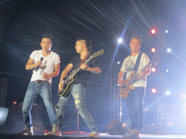 Nhóm nhạc Ngũ Cung mang đến đêm nhạc 5 ca khúc.