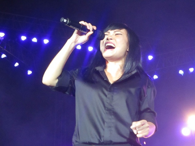 Phương Thanh nồng cháy với ca khúc Trống vắng.