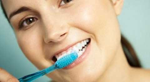 Nên chải răng theo vòng tròn