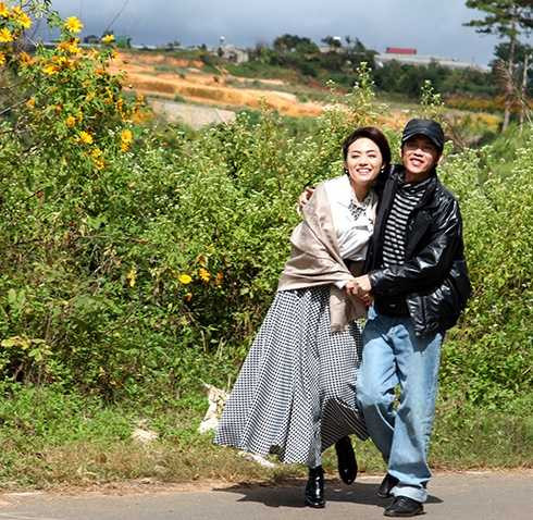 Hoài Linh và người tình bí mật Tinna Tình.