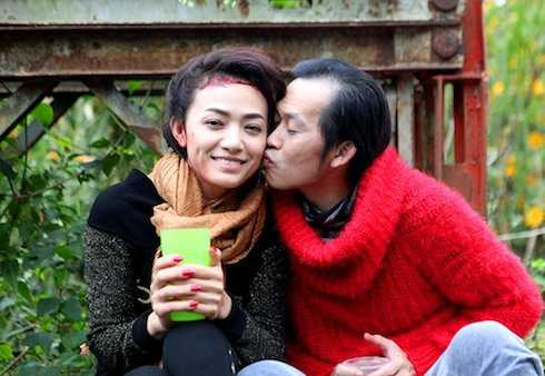 Hoài Linh và Tinna Tình có nhiều cảnh tình tứ trong Mặt nạ máu.