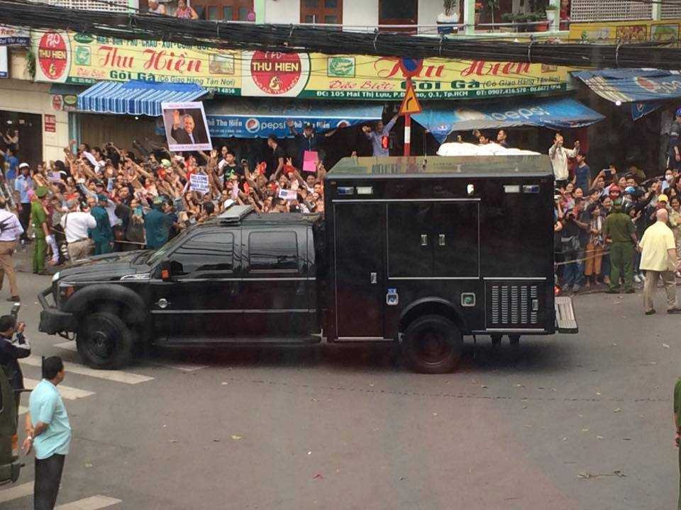 Hình ảnh ấn tượng: 'Biển người' phủ kín các con đường chào đón ông Obama