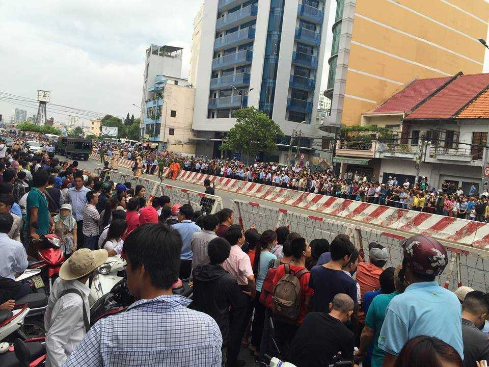 Hình ảnh ấn tượng: 'Biển người' phủ kín các con đường chào đón ông Obama