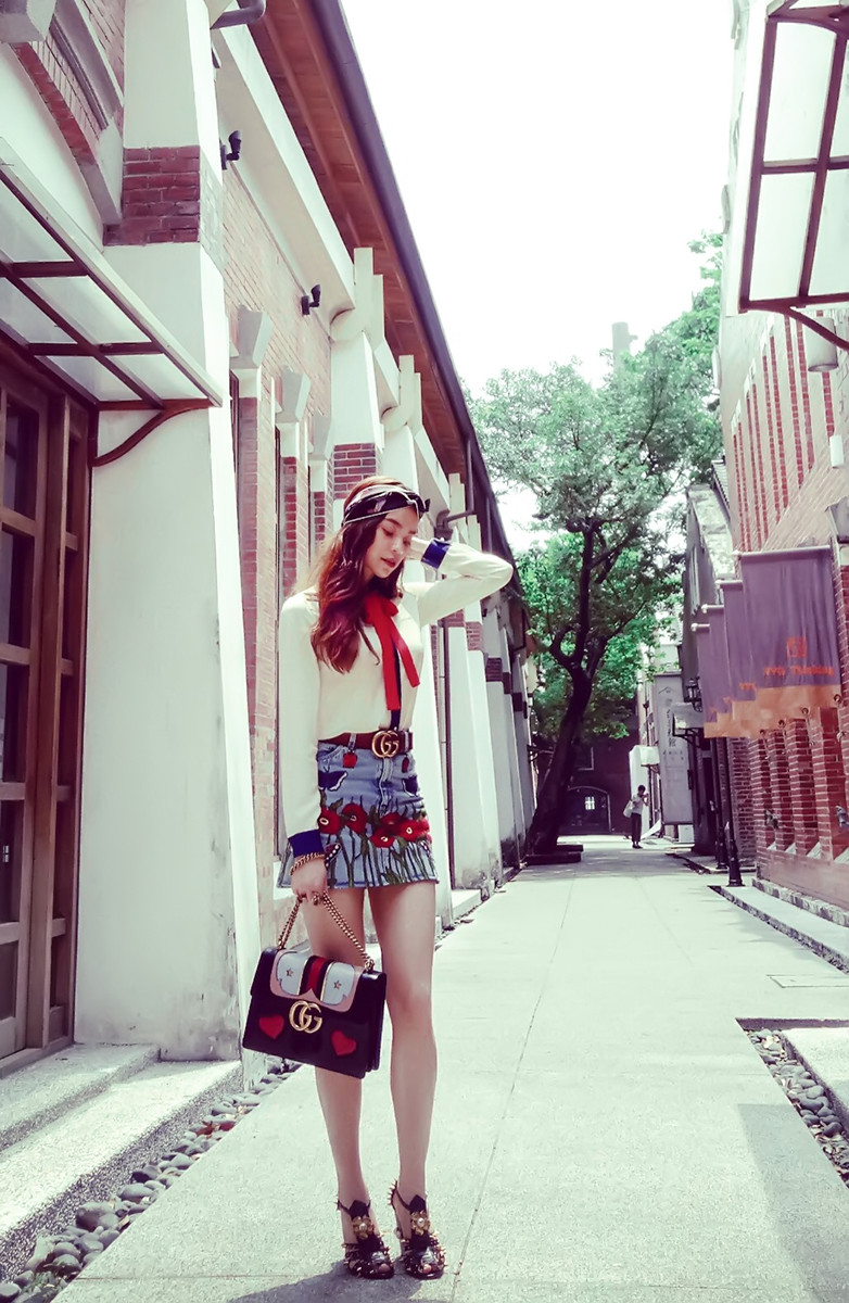 Hồ Ngọc Hà diện đồ hiệu trăm triệu dạo chơi Đài Bắc