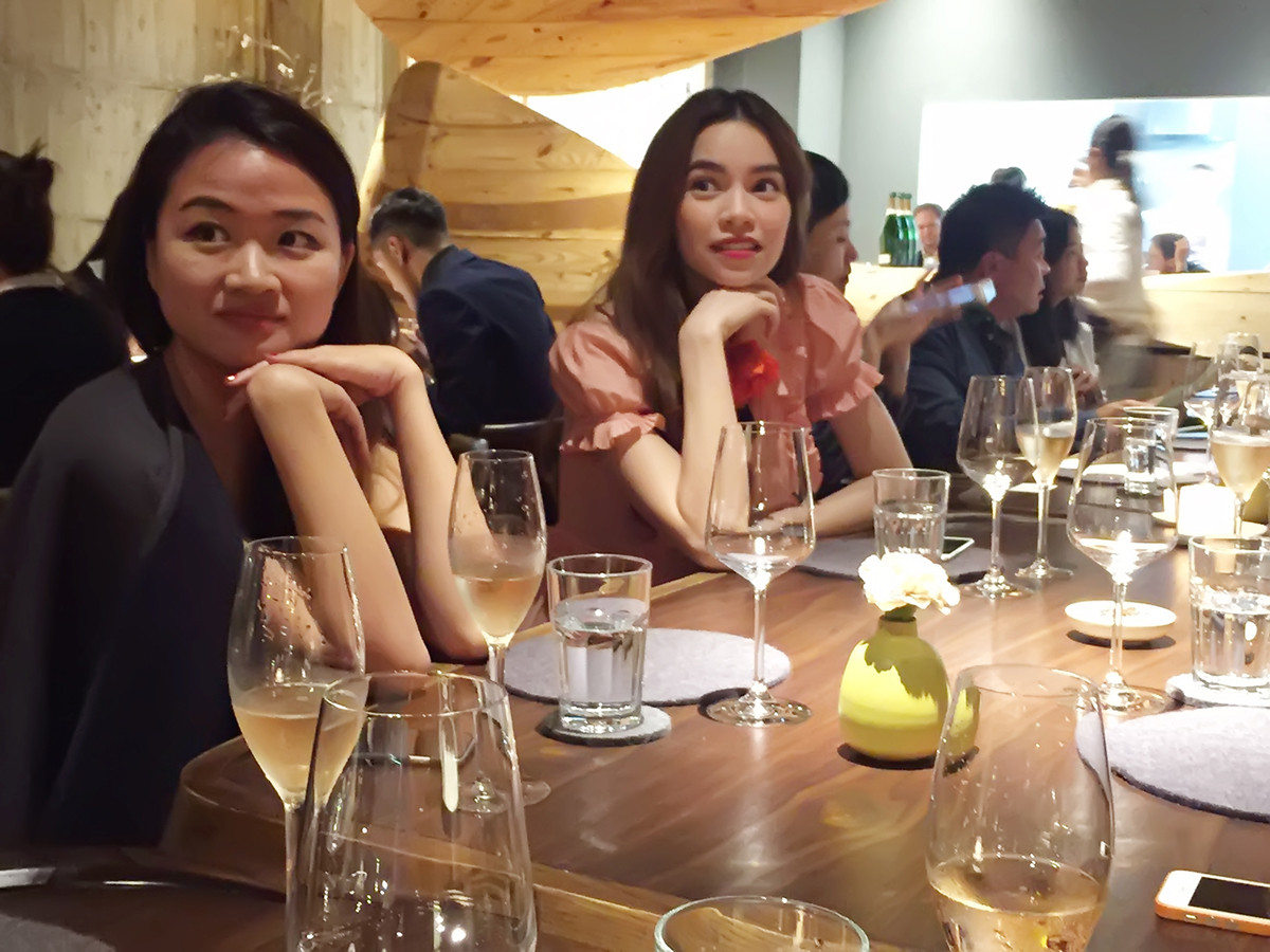 Hồ Ngọc Hà diện đồ hiệu trăm triệu dạo chơi Đài Bắc