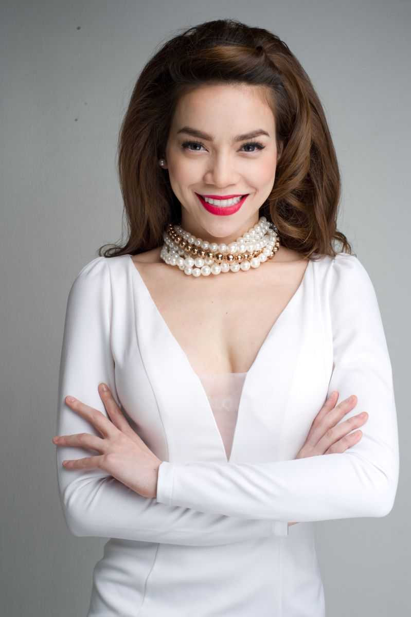 Hồ Ngọc Hà ngồi ghế nóng cùng 2 Hoa hậu Phạm Hương – Lan Khuê