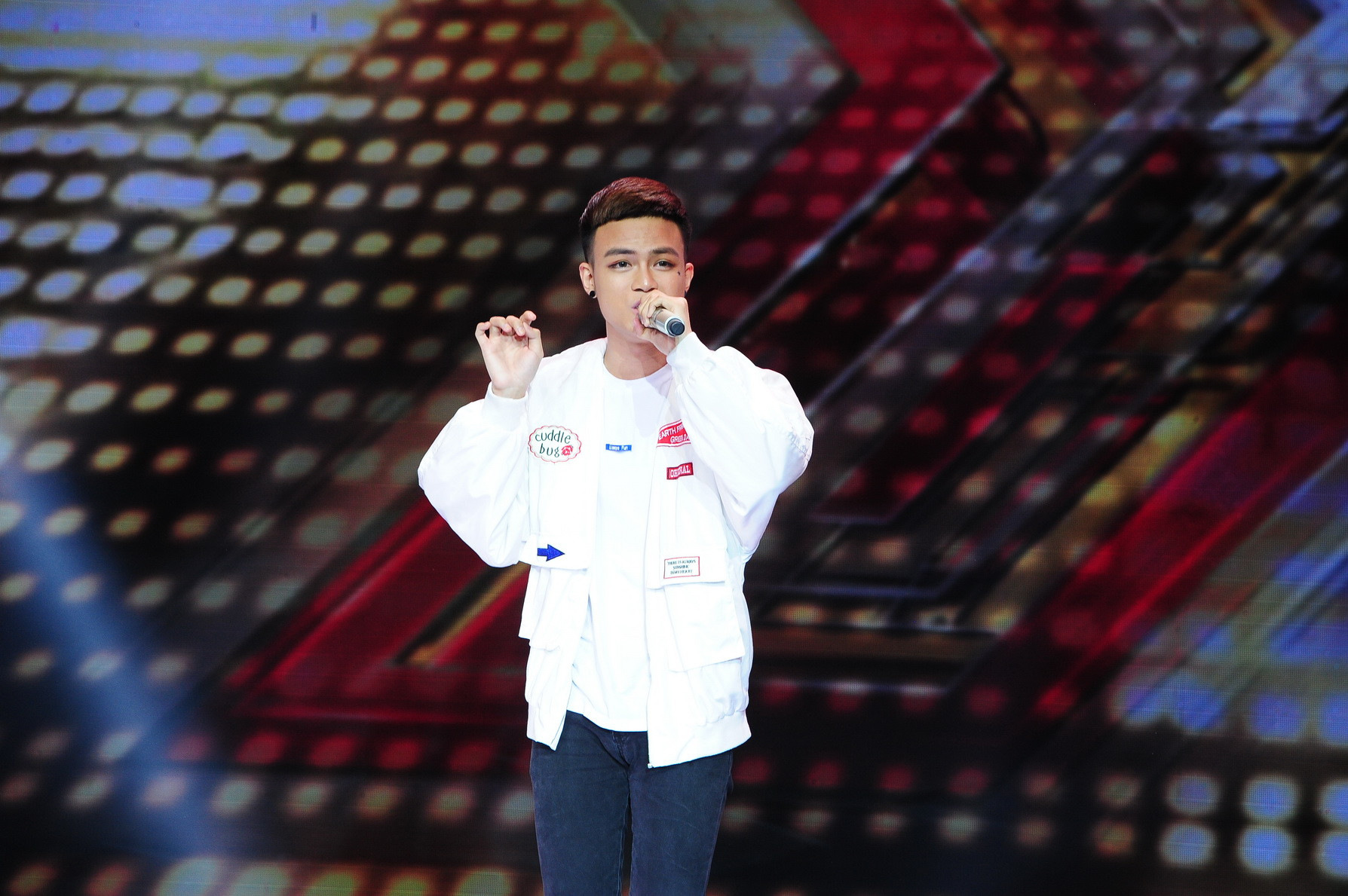 Lê Dương Quốc Anh thể hiện sáng tác của Đinh Mạnh Ninh: Lời yêu nào