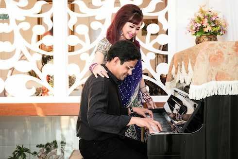 Diệu Hoa cùng chồng vô cùng tình cảm.