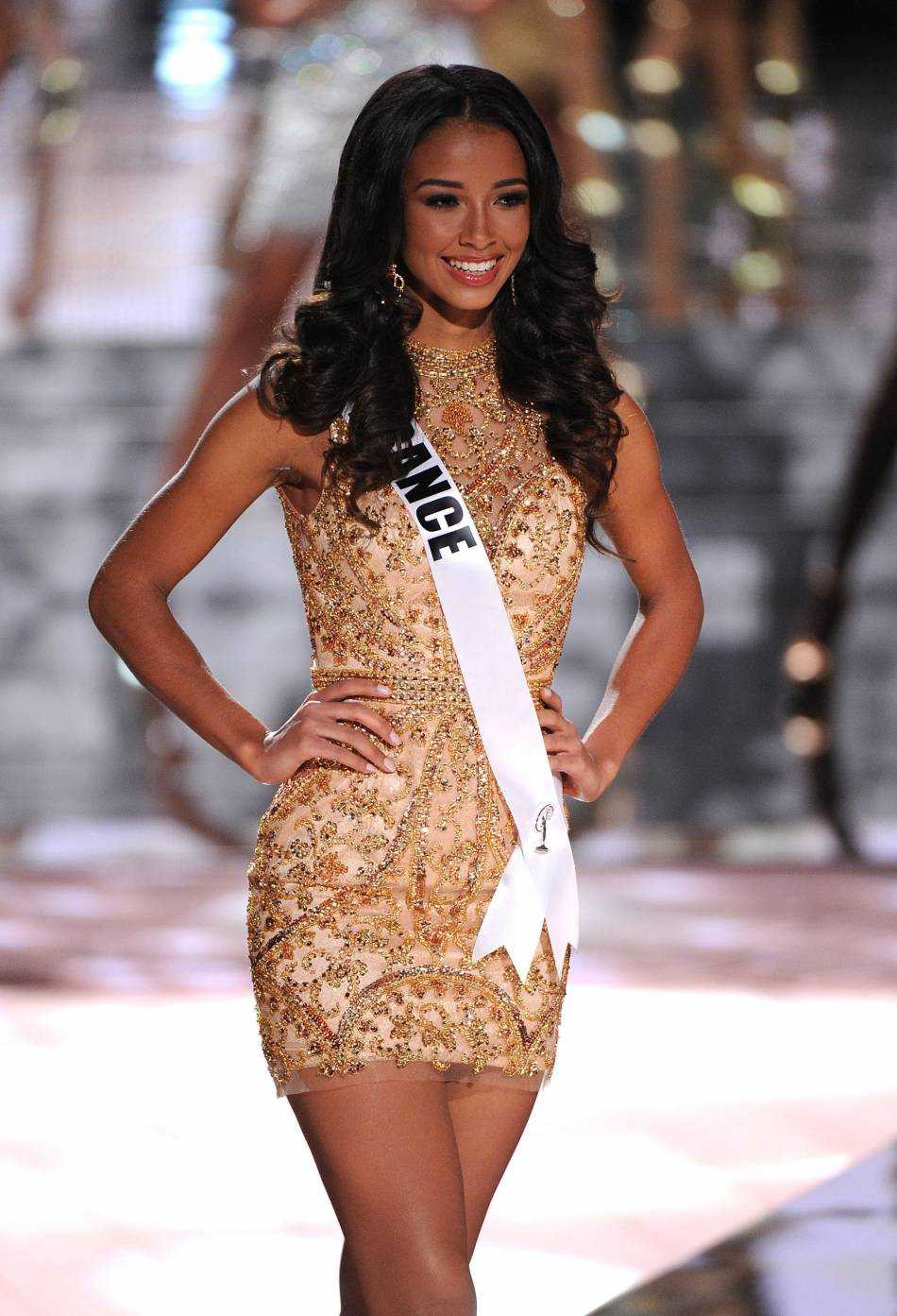 Hoa hậu Pháp 2014 Flora Coquerel sẽ đến Việt Nam