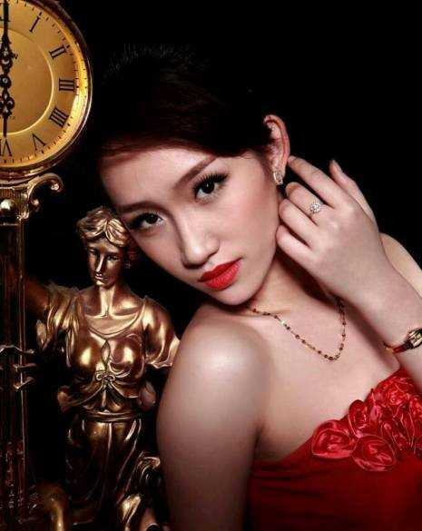 Nữ sinh Quảng Bình xinh xắn, tài năng, đam mê thiện nguyện