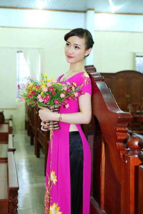 Nữ sinh Quảng Bình xinh xắn, tài năng, đam mê thiện nguyện