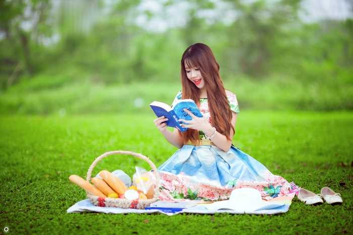 Hot girl Ngoại giao Bùi Phượng Liên