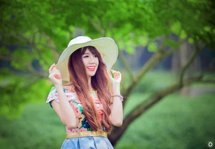 Hot girl Ngoại giao Bùi Phượng Liên