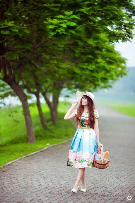 Hot girl Ngoại giao Bùi Phượng Liên