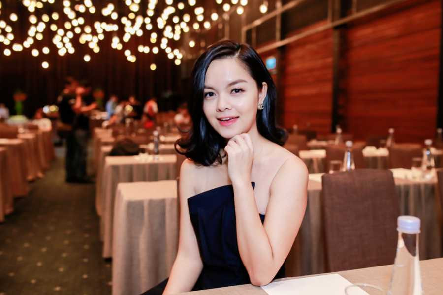 Hoàng Thùy Linh váy ren xuyên thấu nóng bỏng bên Sơn Tùng M-TP