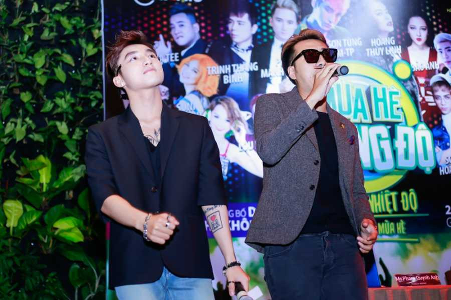 Hoàng Thùy Linh váy ren xuyên thấu nóng bỏng bên Sơn Tùng M-TP