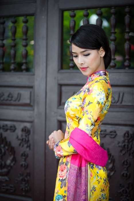 Hot girl Bắc Giang thướt tha trong tà áo dài truyền thống