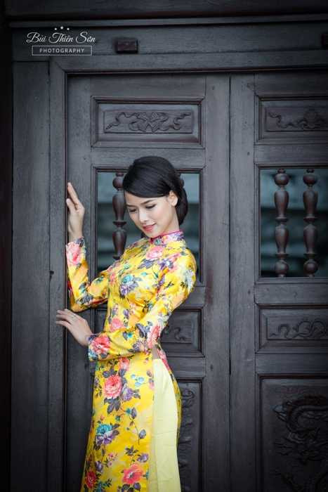 Hot girl Bắc Giang thướt tha trong tà áo dài truyền thống
