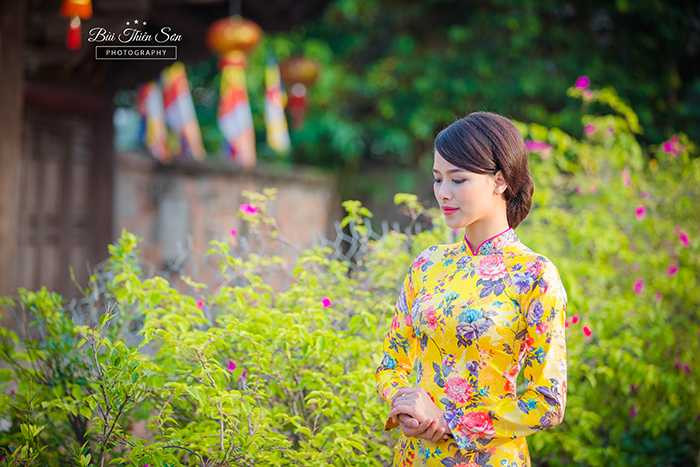 Hot girl Bắc Giang thướt tha trong tà áo dài truyền thống