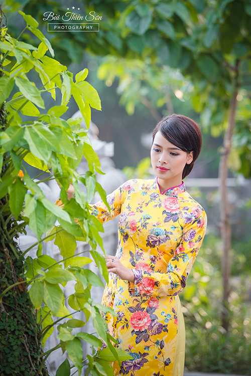 Hot girl Bắc Giang thướt tha trong tà áo dài truyền thống