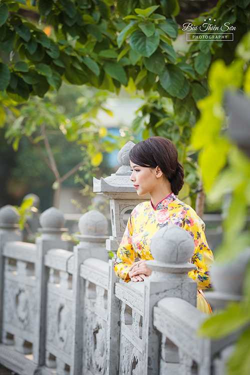 Hot girl Bắc Giang thướt tha trong tà áo dài truyền thống