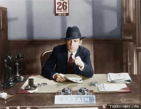 Cảnh sát điều tra. 81.000 USD. Cũng giống như thám tử tư, cảnh sát điều tra cũng có mức thu nhập tốt và ổn định. Tuy nhiên, nghề này đòi hỏi những yêu cầu khá cao về đầu óc và trí tuệ. Cảnh sát điều tra. 81.000 USD. Cũng giống như thám tử tư, cảnh sát điều tra cũng có mức thu nhập tốt và ổn định. Tuy nhiên, nghề này đòi hỏi những yêu cầu khá cao về đầu óc và trí tuệ.