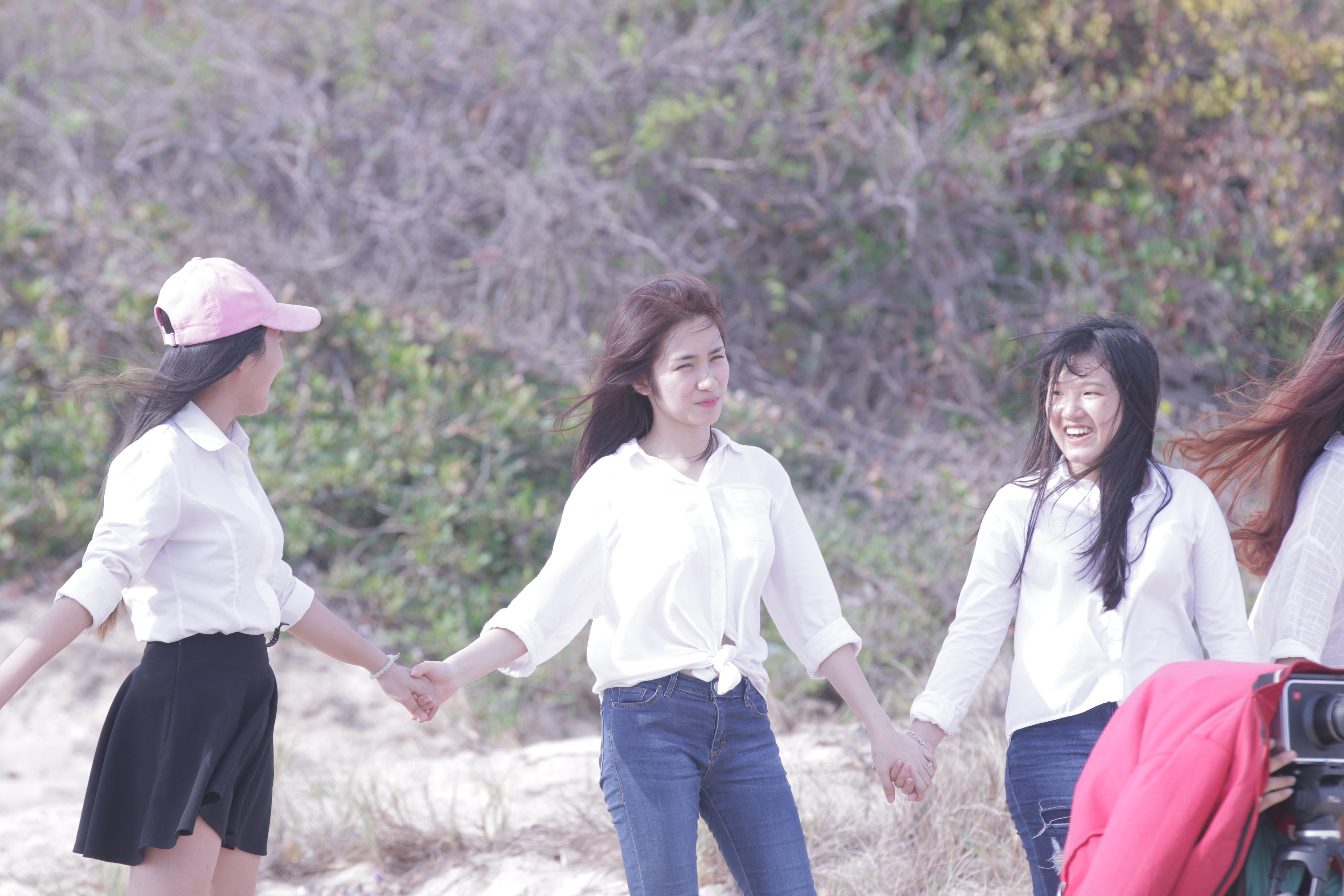 Kevin Khánh làm khách mời trong phim ngắn của Hoà Minzy