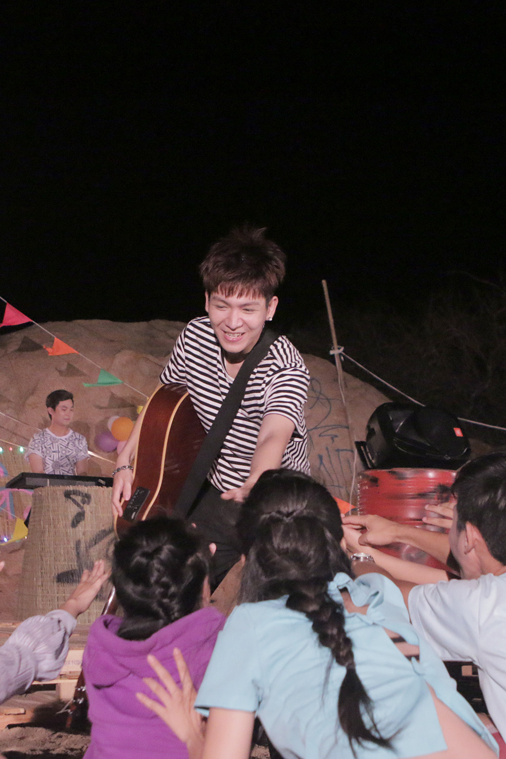 Kevin Khánh làm khách mời trong phim ngắn của Hoà Minzy