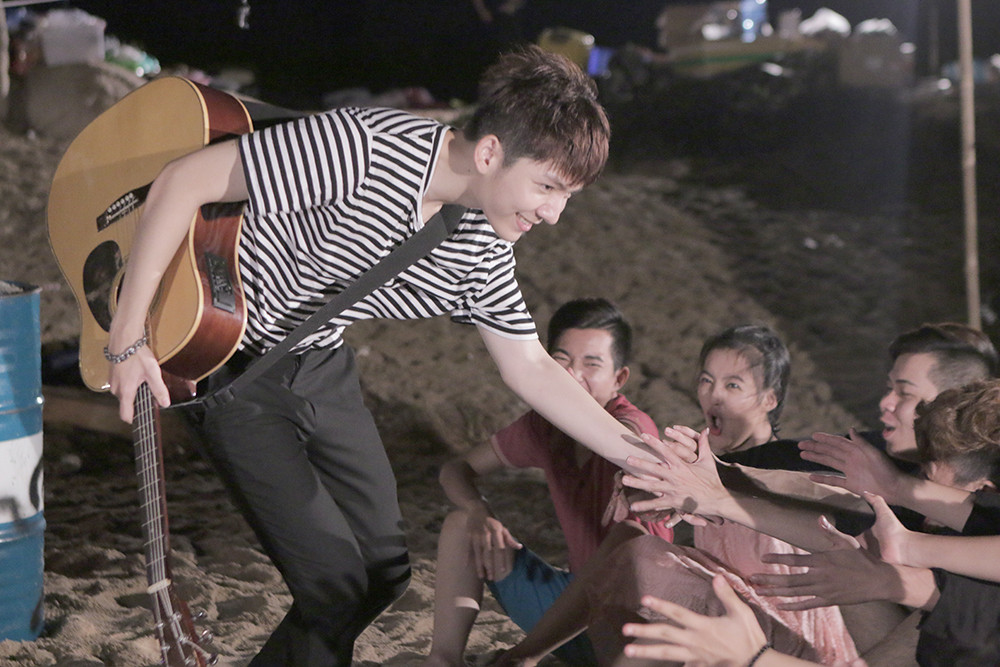 Kevin Khánh làm khách mời trong phim ngắn của Hoà Minzy