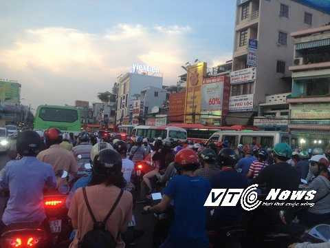 Tuyến đường Điện Biên Phủ bị tắc nghẽn hoàn toàn