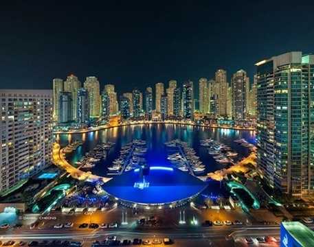  Trong tương lai, Dubai Marina sẽ là một khu dân cư sang trọng với tổng số dân dự kiến vào khoảng 120.000 người. 