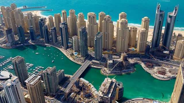 Dubai Marina là một trong những khu vực cho thấy sự phồn hoa và hiện đại của thành phố Dubai giàu có. 