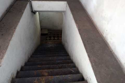 Lối dẫn xuống hầm dưới dinh Gia Long. Ảnh: Duy Trần Lối dẫn xuống hầm dưới dinh Gia Long. Ảnh: Duy Trần