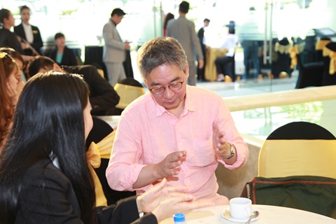 Ông Taraka đánh giá cao căn hộ mẫu Vinhomes Golden River.