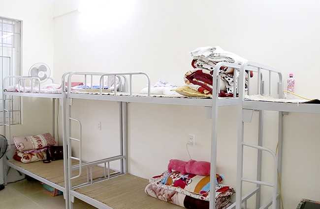 Ban Quản lý KTX Mỹ Đình, thuộc Trung tâm Hỗ trợ Sinh viên dành gần 100 phòng, tương đương hơn 500 chỗ ở cho các thí sinh và người nhà đến dự thi 