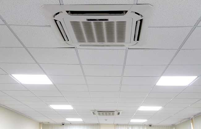 Hệ thống điều hòa đã sẵn sàng phục vụ để cho thí sinh có thể thoải mái và làm bài đạt kết quả cao nhất
