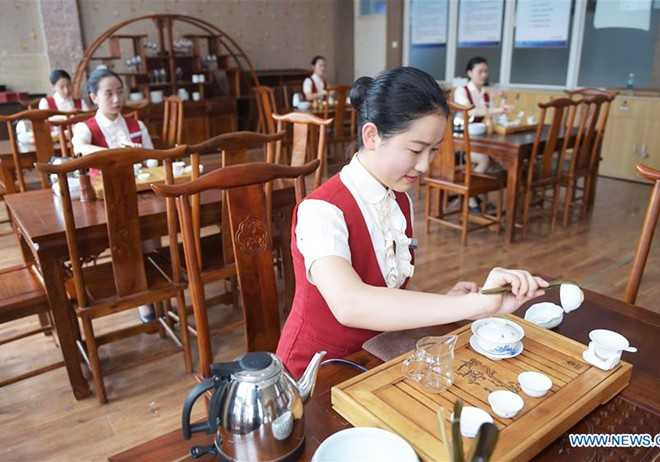 Khám phá ngôi trường đào tạo tiếp viên hàng không ở Trung Quốc