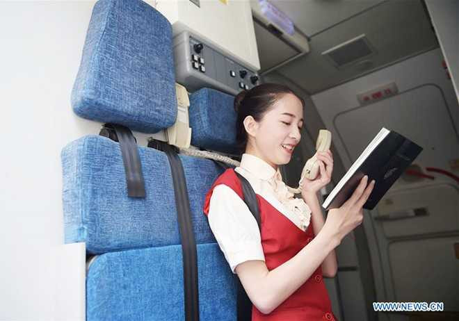 Khám phá ngôi trường đào tạo tiếp viên hàng không ở Trung Quốc