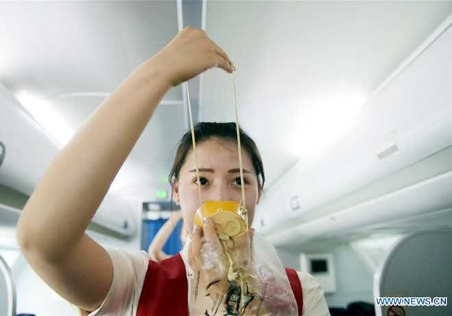 Khám phá ngôi trường đào tạo tiếp viên hàng không ở Trung Quốc