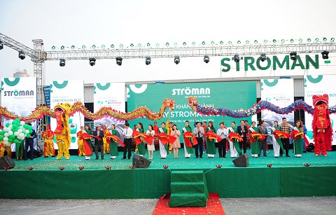 Nhà máy Ống nhựa Stroman Hưng Yến là nhà máy ống nhựa đầu tiên đi vào hoạt động, khởi đầu cho chuỗi các nhà máy Nhựa Stroman của Công ty cổ phần Nhựa Stroman Việt Nam, thành viên của Tập đoàn Tân Á Đại Thành tại các khu vực trên toàn quốc