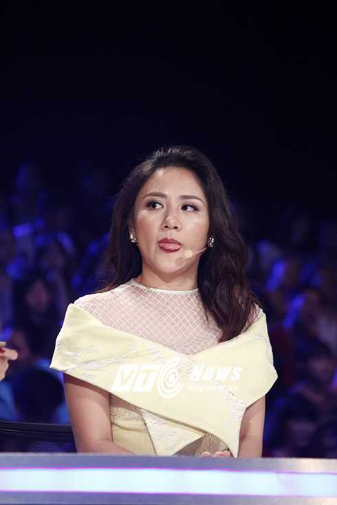 Văn Mai Hương không khó tính, khó gần như nhiều người nghĩ. Cô ấy vẫn rất tuổi xì tin như thế này!