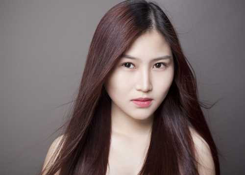 Hình ảnh hiện tại của Hương Tràm với gương mặt thanh tú, xinh đẹp hơn thời gian vừa đăng quang Quán quân Giọng hát Việt