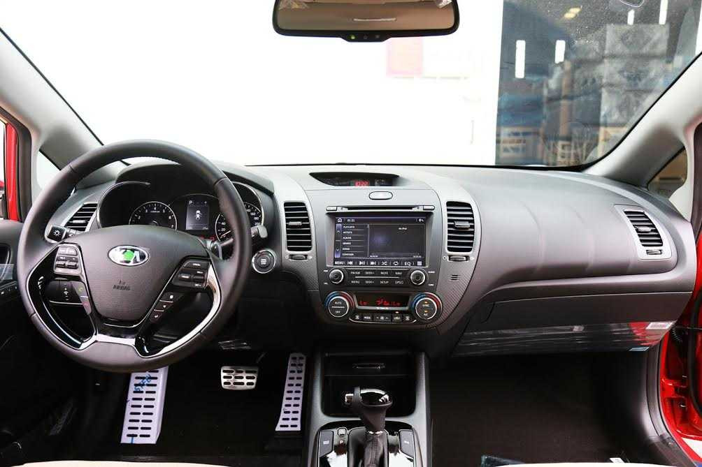 Kia Cerato được trang bị 1 trong 3 chế độ lái: Eco, Sport, Normal