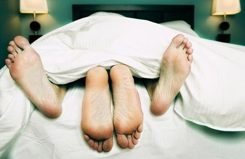 Sức mạnh của đàn ông không phải chỉ được thể hiện qua độ lớn của “vũ khí” mà còn thể hiện qua các kỹ năng “yêu”, tư thế “yêu” và điều quan trọng là tình cảm vợ chồng