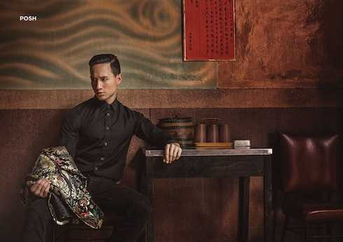 Cùng với đó là hình thể nam tính cùng gương mặt lãng tử, giàu chất điện ảnh nhưng cũng rất góc cạnh, rất phù hợp với thời trang cao cấp.