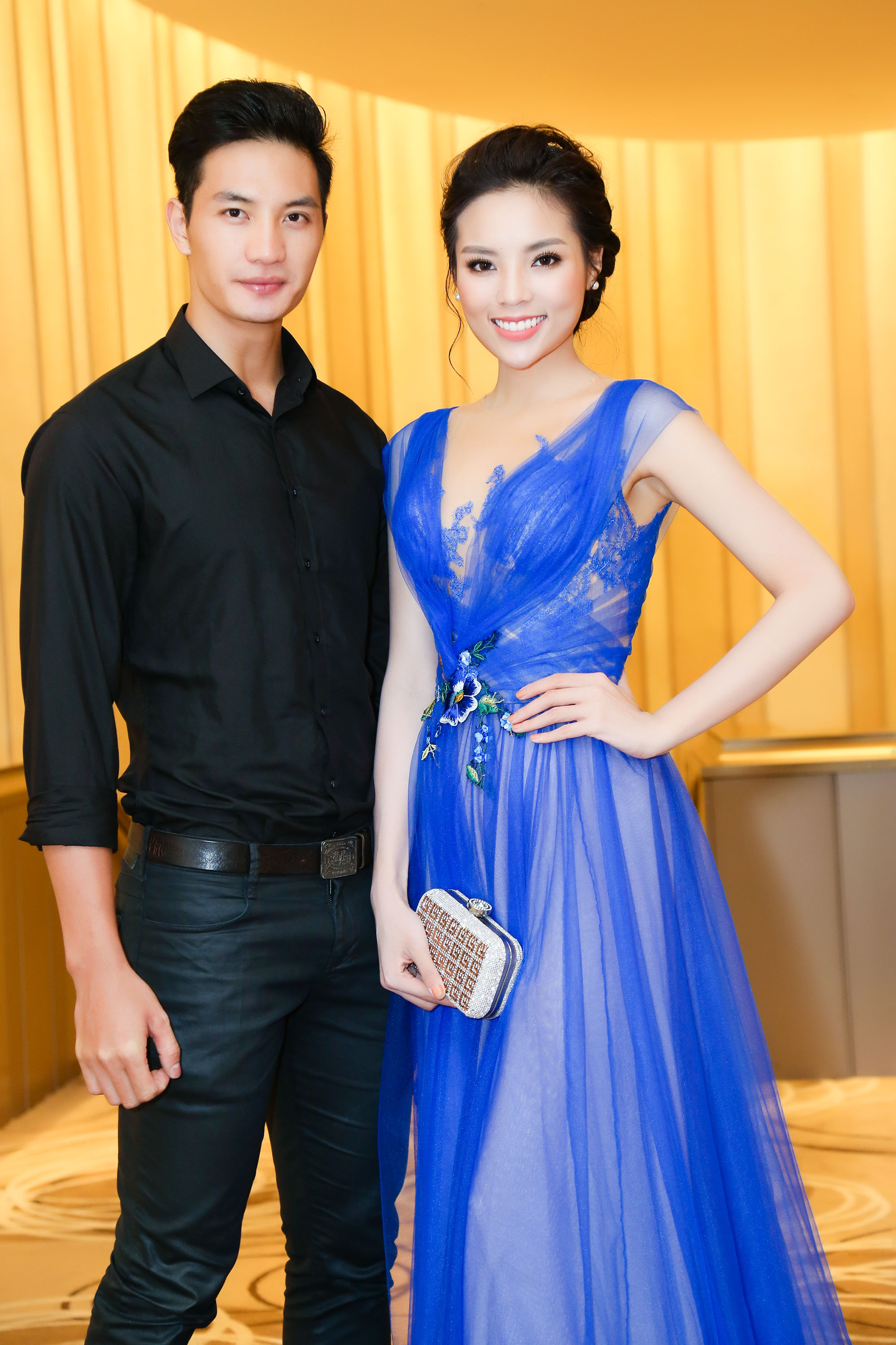 Kỳ Duyên nổi bật khi đứng cùng Khánh My