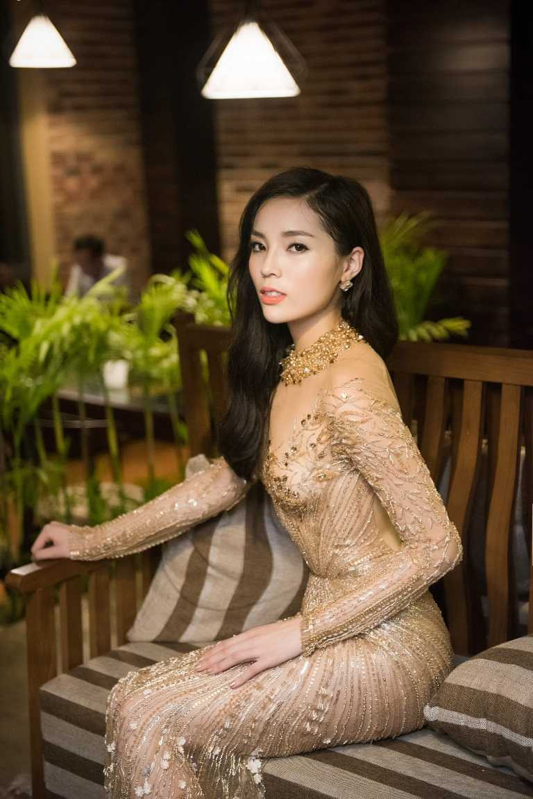 Kỳ Duyên vẫn bình thản xuất hiện giữa ồn ào phẫu thuật thẩm mĩ