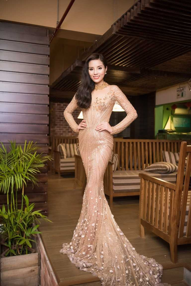 Kỳ Duyên vẫn bình thản xuất hiện giữa ồn ào phẫu thuật thẩm mĩ